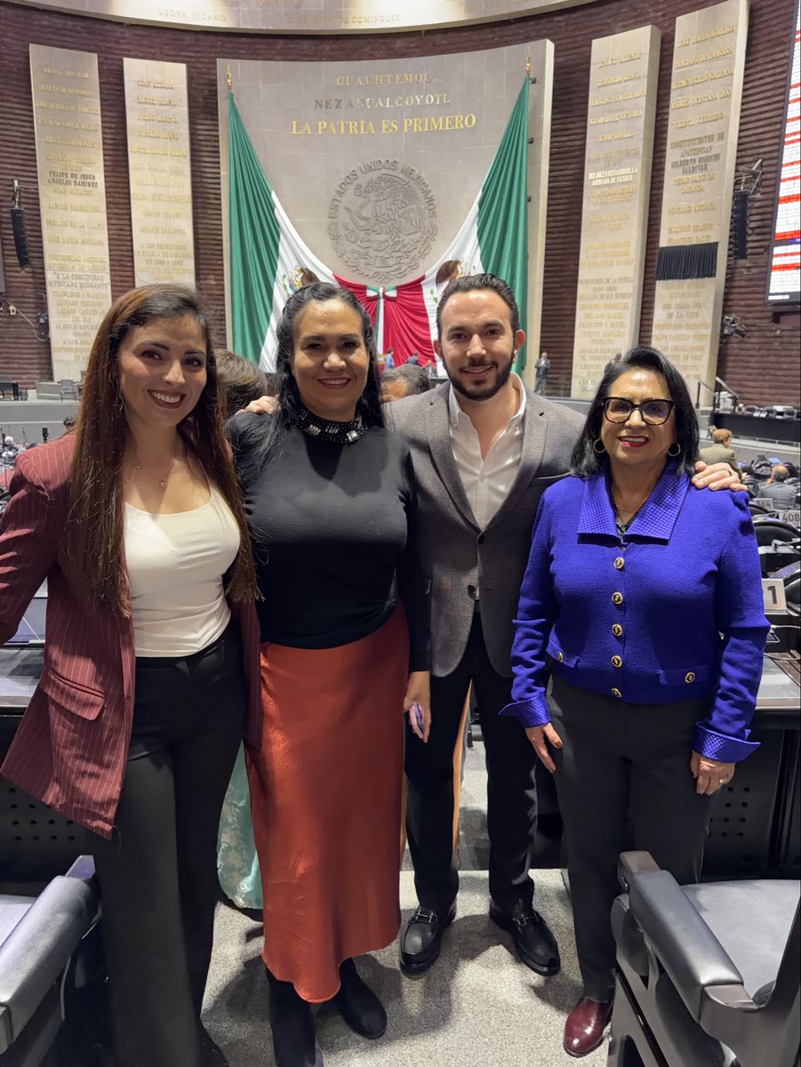 FarukMTake's tweet photo. Iniciamos este #martes con olor a #díademuertos 💀con la previa del Grupo Parlamentario de Morena encabezada por el coordinador Dip. @RicardoMonrealA https://t.co/D4CZaU5VVu