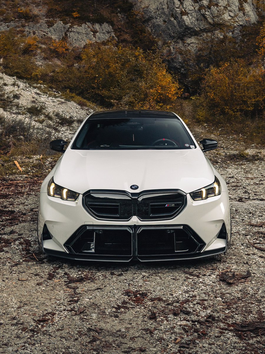 ApexDistrictX's tweet photo. Clean 😍 BMW M5 G90 🏁 https://t.co/sAzRyPmzdW