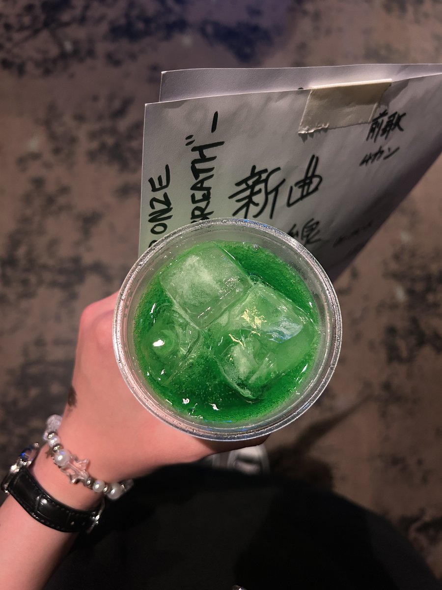 dennousento's tweet photo. 私にとって全ての始まりの場所、心斎橋BRONZEでフリーターとして行く最後のライブでした。またすぐ戻ってくると思うけど一旦ここで一区切り https://t.co/xgUphIeC3l