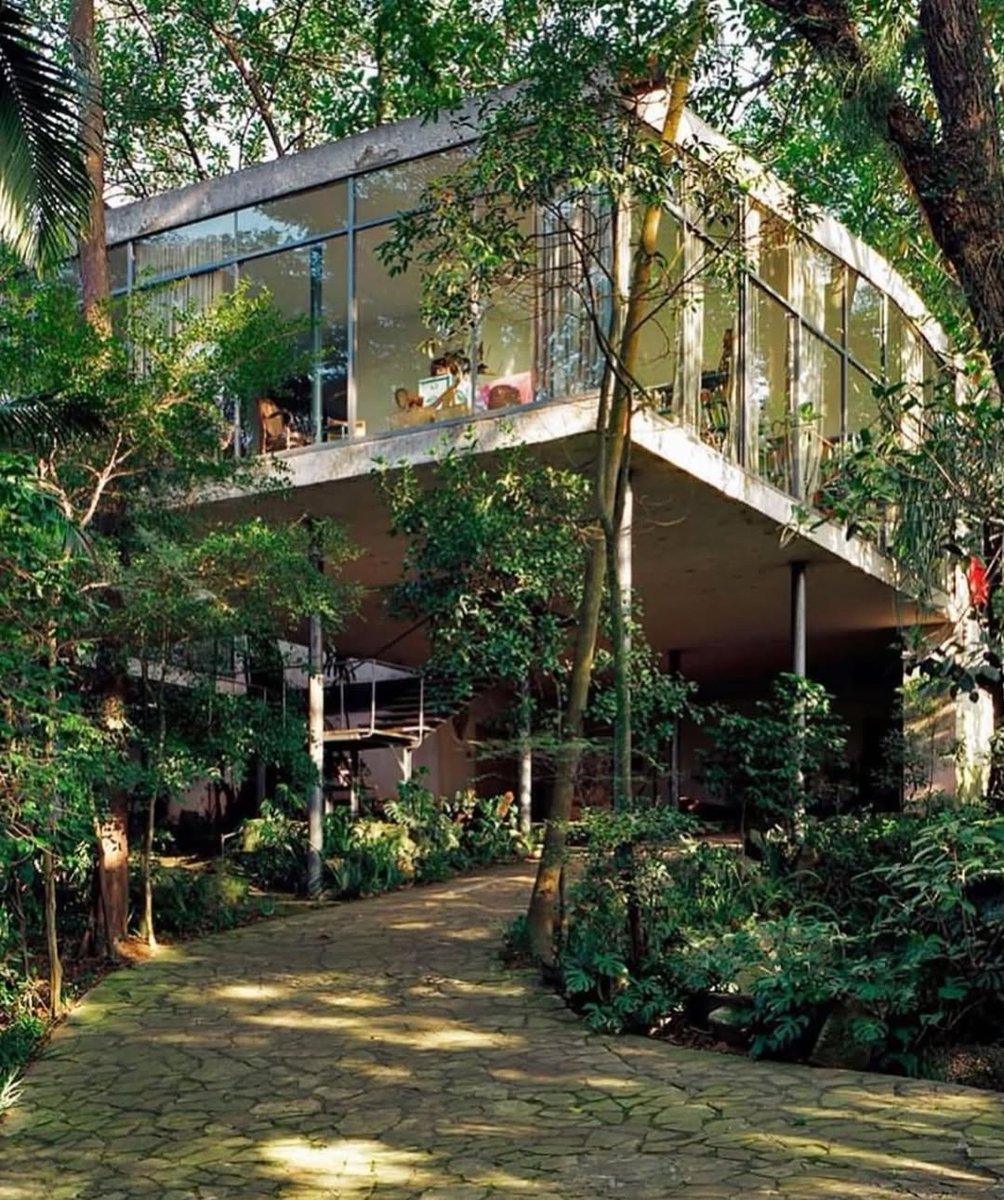 interiorsuckerr's tweet photo. The Casa de Vidro (1951) modernist residence designed by Italian-Brazilian architect Lina Bo Bardi, São Paulo, Brazil https://t.co/G64h0cnqYt