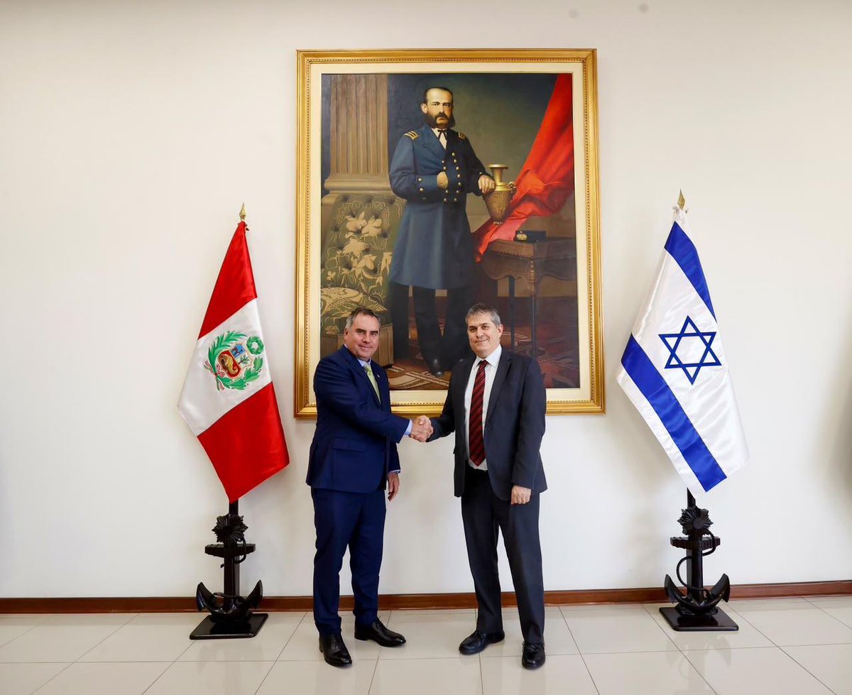 plantadeorilla's tweet photo. Ministro de mierda. Gobierno de mierda. Sionistas de mierda. Esta foto es una vergüenza.

¡Viva Palestina libre y soberana! https://t.co/bmURwbIW9h