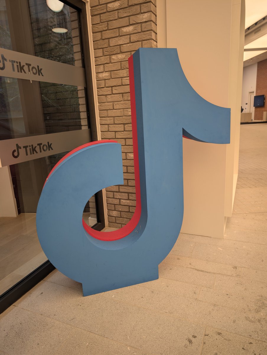 StallionStreams's tweet photo. Been an incredible day down at Tiktok HQ.

Spoke to some great people, met other great agencies and we've got some cool things in the pipeline moving forward 👀 https://t.co/hPONu4ISv5