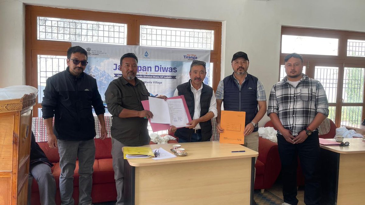 ice_leh's tweet photo. Jal Arpan Diwas celebrated at Wanla, western Ladakh, with a huge gathering from all walks of life. PHED officials conveyed the core agenda of Jal Arpan, urging villagers to become an example for other villages in community-led water management. @DC_Leh_Official @IIWW_Official https://t.co/XKdzIbuhmo