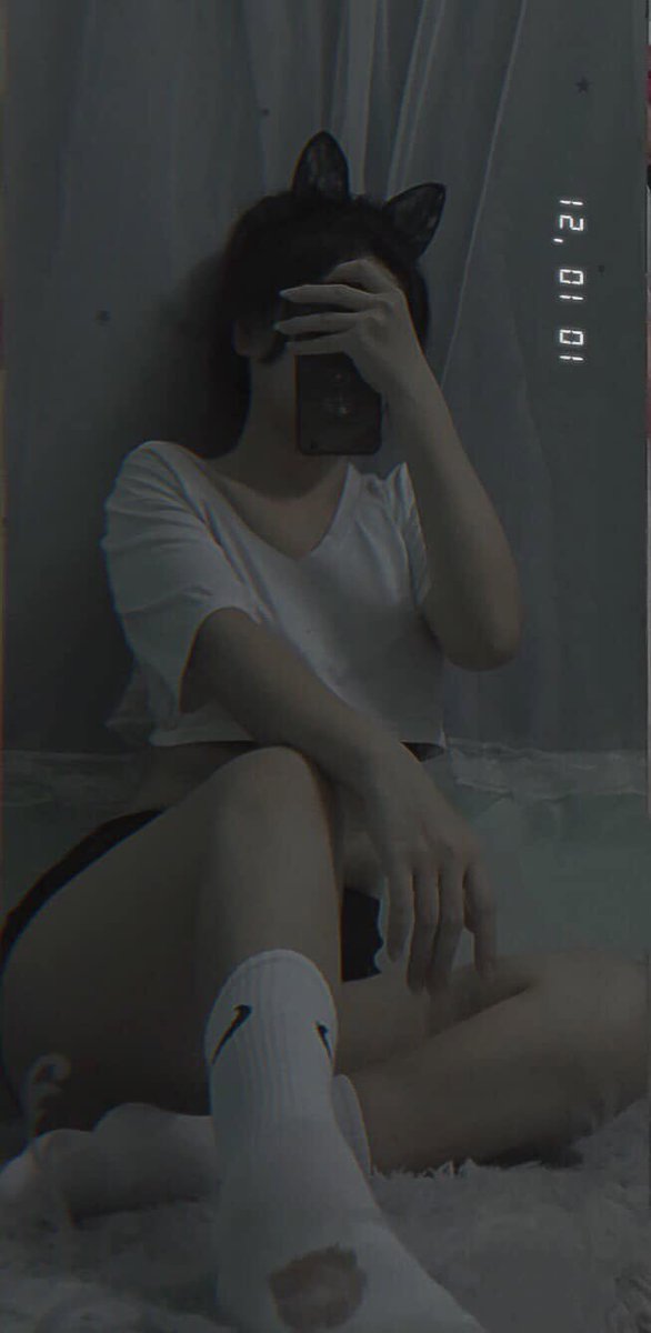 LilaCoslett's tweet photo. sometimes hours feel like pages turning backwards while we just watch. https://t.co/344adaqNCZ