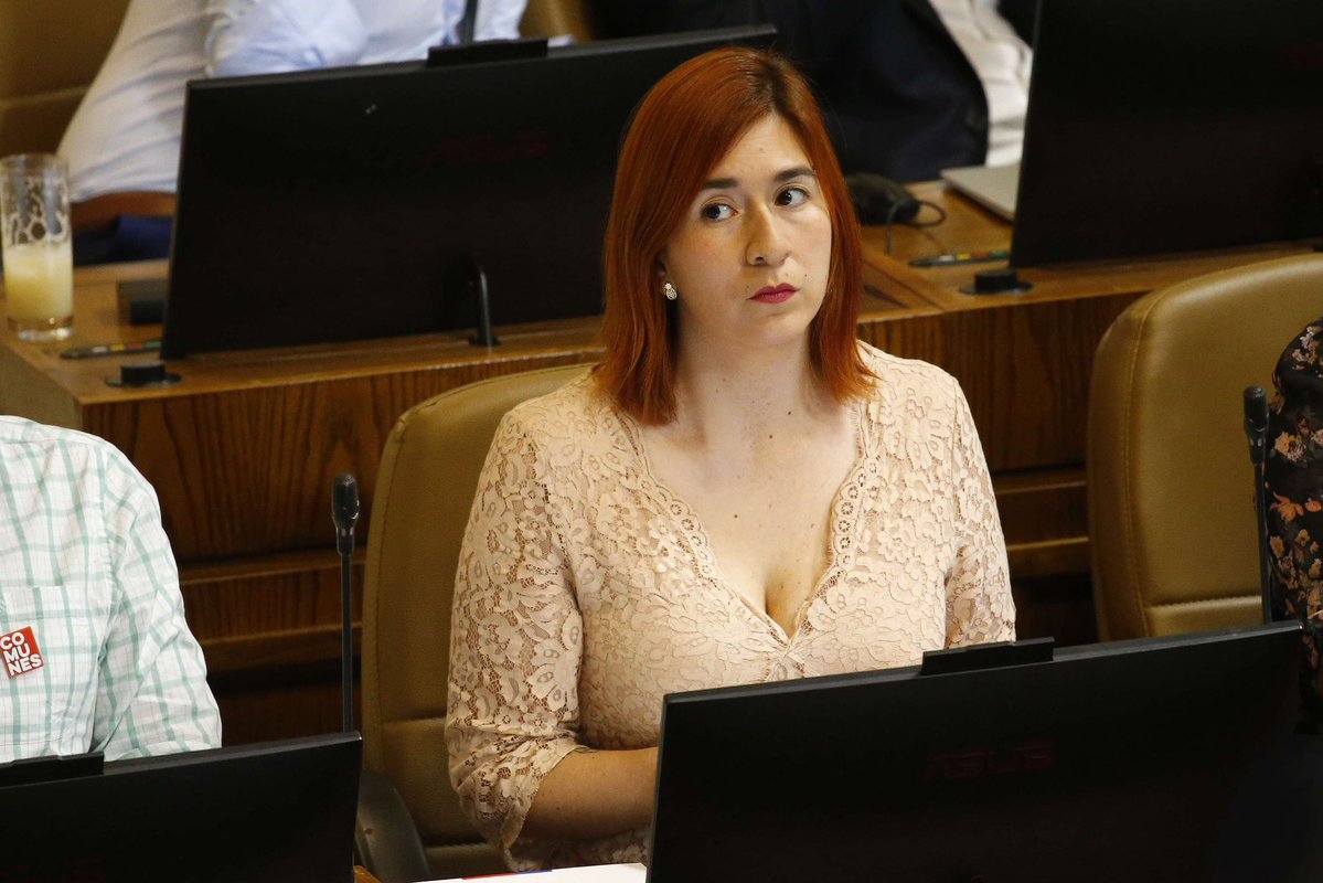 chic_viajera's tweet photo. Cuando van a procesar a la Senadora Flores ??
Así con la rapidez que lo hicieron con la Diputada Pérez !! ☺️
Mismo monto  ! 🧐
…. Con una gran diferencia pero en fin …. Esta sigue recibiendo sueldo la otra no ! https://t.co/v3P0Cva8IM
