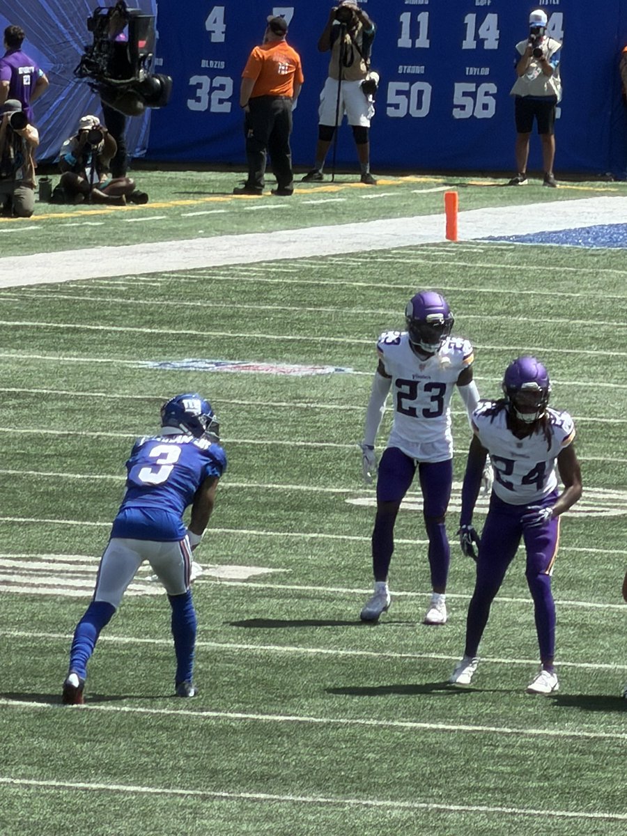 TheBlueZonee's tweet photo. Just want to say thank you to @obj for giving us the excitement again from our younger days 

Was great to see you back in Giants blue and wish you the best moving forward 

#AlwaysAGiant https://t.co/5xN2TtE3S4