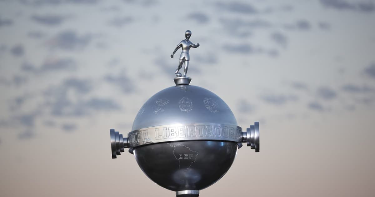 lance_flu's tweet photo. Campeões brasileiros da Libertadores já cumpriam novo limite de estrangeiros da CBF https://t.co/3bZTKJQQAy https://t.co/lBMsNKRh8t