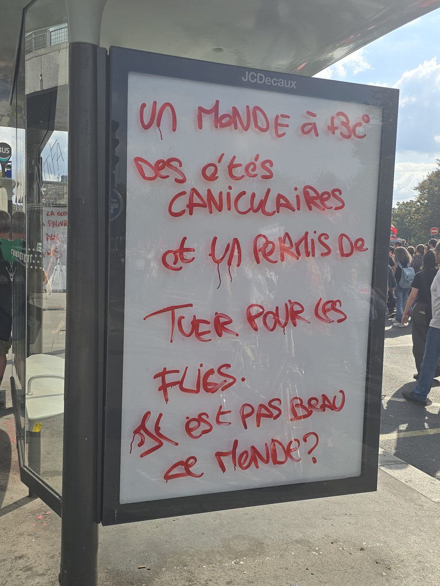 L_Wcrdt's tweet photo. “Un monde à +3°C, des étés caniculaires et un permis de tuer pour les flics. Il est pas beau ce monde ?”

Paris, 29 septembre 2026. https://t.co/97w6zG44PG
