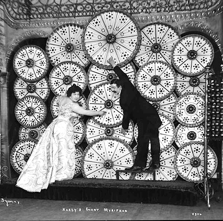 pickover's tweet photo. The Giant Myriophon, 1901. The world's most wonderful musical instrument.
 
•  25 wheel-like discs resembling bicycle wheels.
• Each disc contains 80 standard piano strings, adding up to 2,000 strings in total.
"When played together, the massive contraption produced enough volume to mimic a full string band."   Source: https://t.co/HVHXc4rjmn