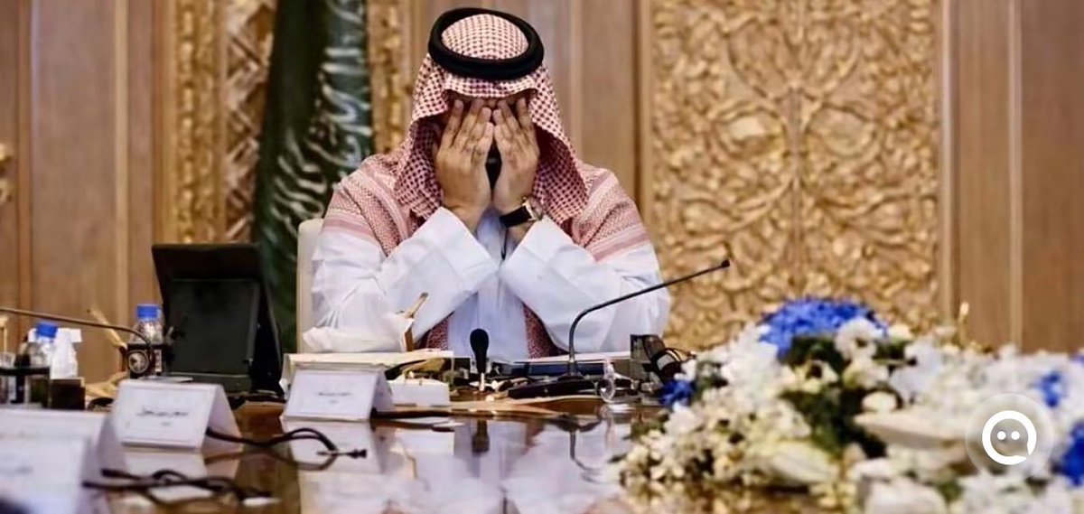 15lmay's tweet photo. هذا الرجل الشريف اعطى المرأة السعودية حقها في القيادة والسفر بدون اذن ولي امر مكنها من تسجيل الطلاق والزواج والولادة في احوالها المدنية من العمل الحر ومن المناصب القيادية و وضع قانون صريح للحد من التحرش 
المحجبات السعوديات ماشفناهم الا في عهد حامي الشرف و الوطن
وتروحين لصهيونية؟ https://t.co/FB8aP1PYYY