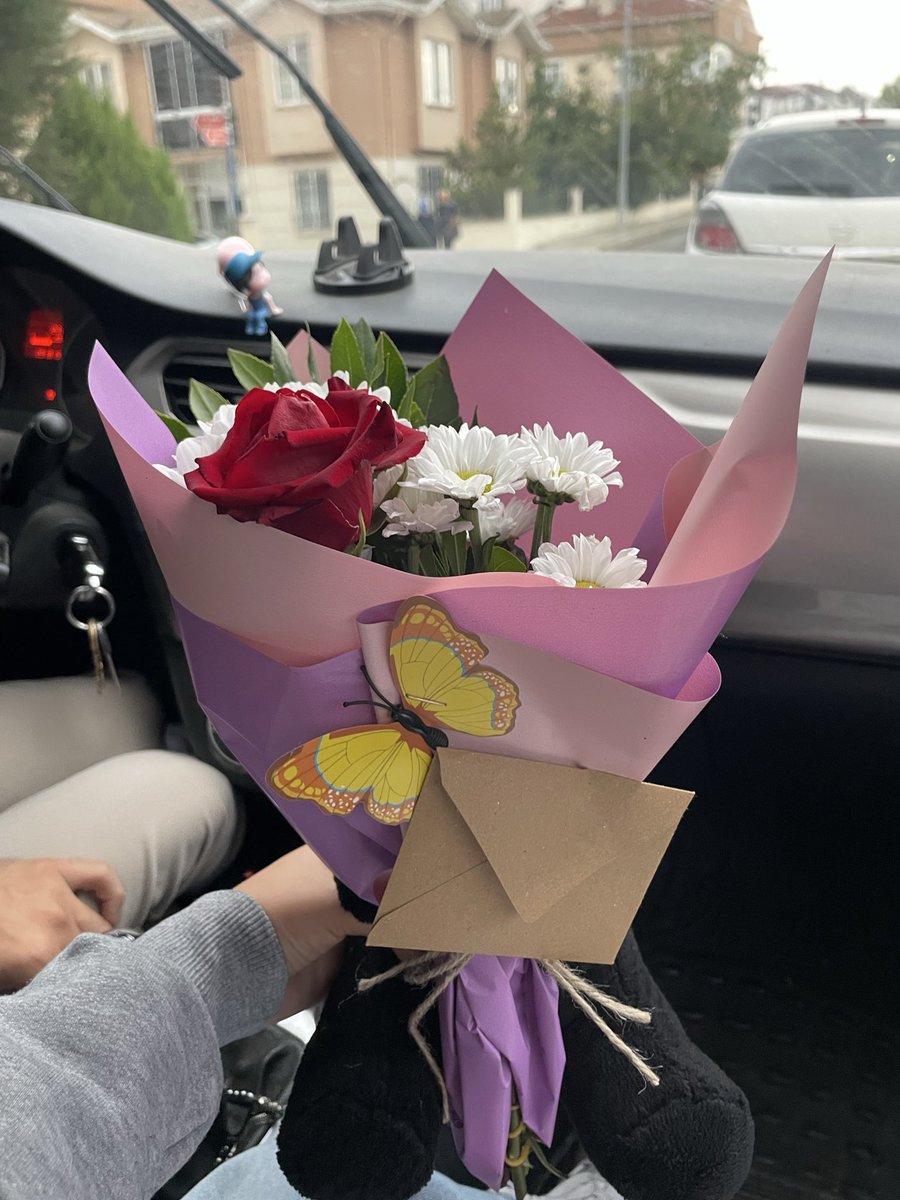 arabbiata3's tweet photo. Keşke bu duyguyu bir şişeye koyup üstüme başıma sıkabilsem https://t.co/GLLro7znvO