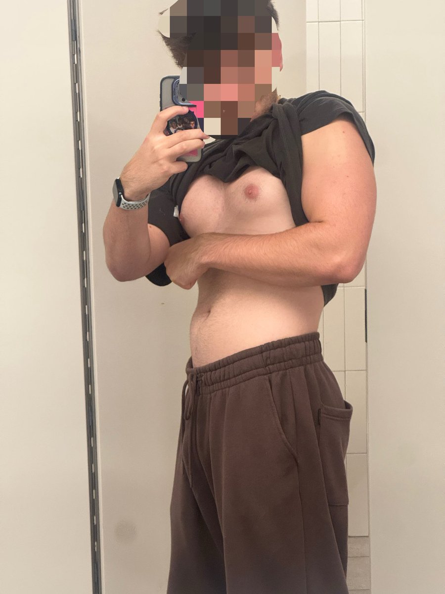 jerseypawss's tweet photo. lil chest day pump :33 https://t.co/SemIXHvL0A