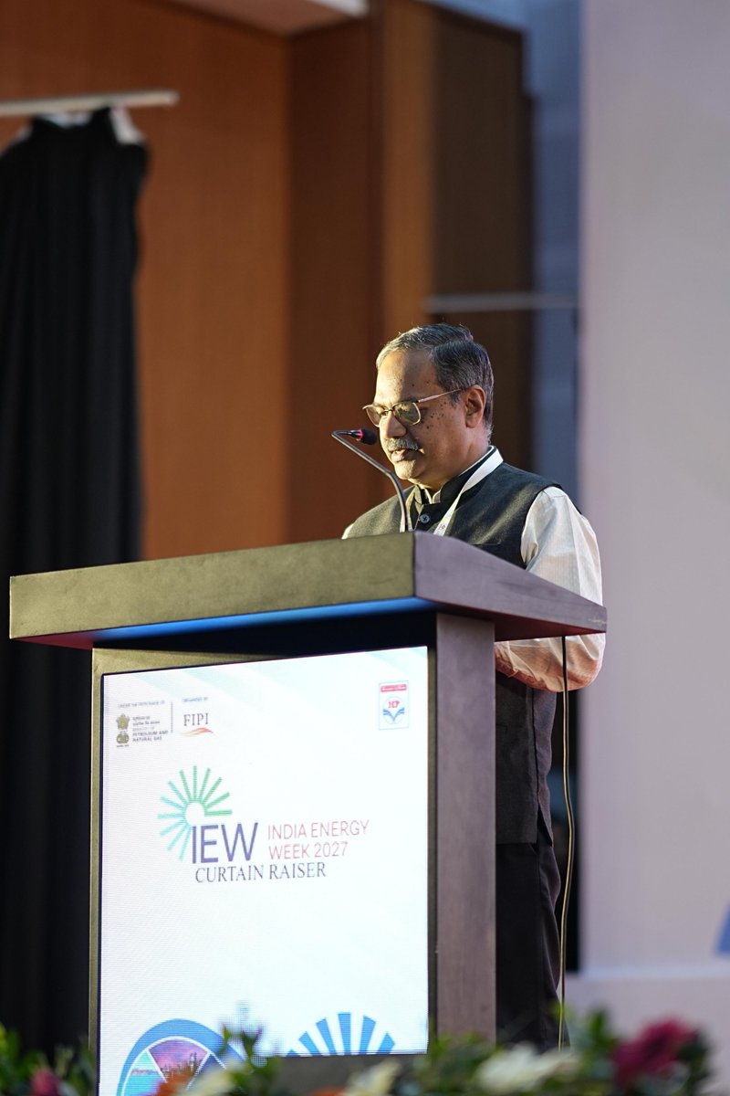 HPCL's tweet photo. Visakhapatnam joined the national Curtain Raiser of India Energy Week (IEW) 2027 through a live webcast from Kolkata, at the Andhra University. 

The audience joined the national proceedings live from Kolkata, witnessing the Curtain Raiser addressed by the Hon’ble Minister of Petroleum & Natural Gas and the Hon’ble Chief Minister of West Bengal, alongside other distinguished dignitaries. The programme also featured addresses by HPCL’s senior leadership and an introduction to MC²+ IGNITE, providing students with an opportunity to connect classroom learning with real-world developments in energy, technology, entrepreneurship and innovation.

The event brought together Director – Refineries, Shri S Bharathan, along with Chairman, CII, Shri G Krishna Mohan, distinguished guests, start-ups and students, creating an engaging interface between academia, industry and the energy ecosystem.

A meaningful step towards connecting young talent with the ideas, people and innovations shaping India’s energy future.

@HardeepSPuri @PetroleumMin @TheSureshGopi @Secretary_MoPNG @neerajmittalias

#IndiaEnergyWeek2027 #IEW2027 #HPCL #EnergyTransition #EnergyInnovation #MC2Ignite #AcademiaIndustryConnect #EnergyFuture #OneHPCL #DeliveringHappiness