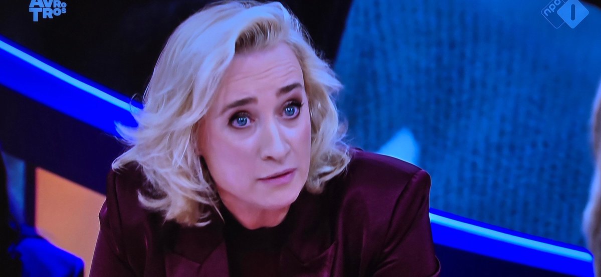 G_Westerhof's tweet photo. EVA'S ADORATIE.

Eva Jinek adoreert de rechtse cq extreemrechtse propagandisten.

Vanavond mag de propagandist van roddelkrantje @telegraaf @wouterdewinther weer aanschuiven.

Het programma @eva_avrotros is een spreekbuis voor politiek rechts en extreem rechts!

Schaamteloos!!!!! https://t.co/R0JmQnMw4h