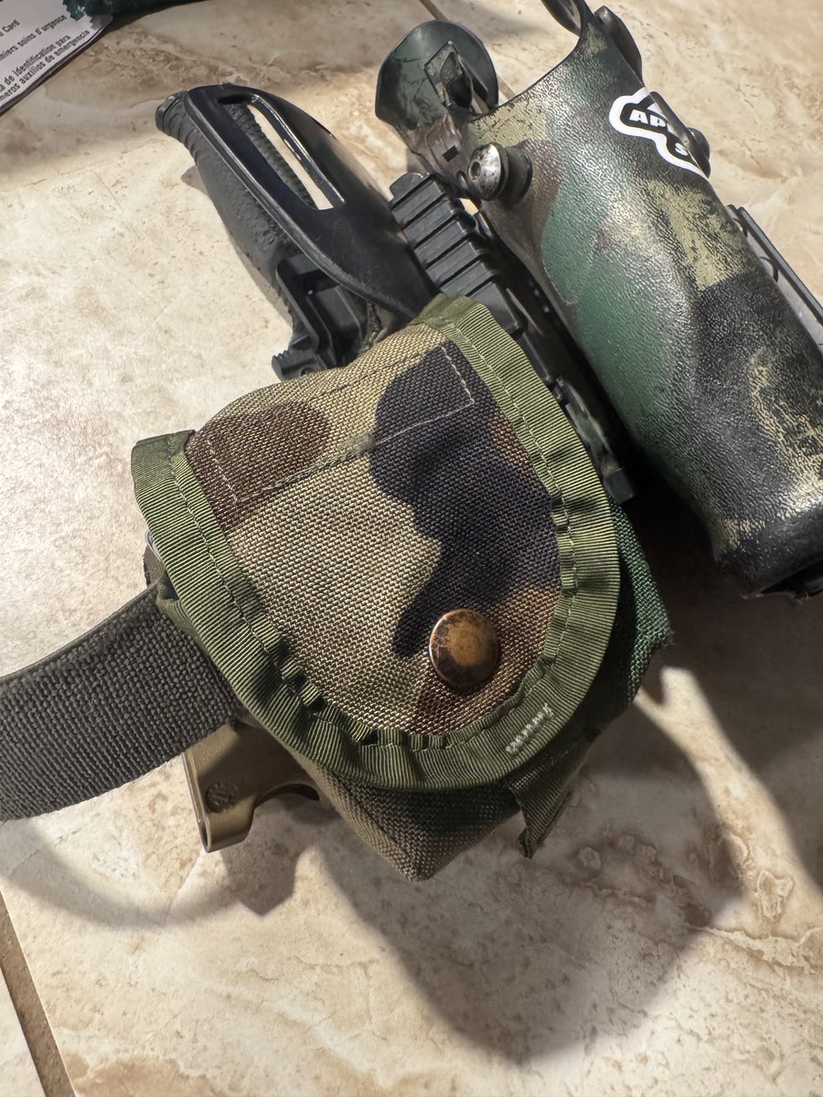 pnwguerrilla's tweet photo. DID YOU KNOW

A USArmy surplus Grenade pouch almost perfectly fits a Nintendo Gameboy SP?

Grenade pouches available in UCP and M81 woodland on my website! https://t.co/trgYw7AiNh