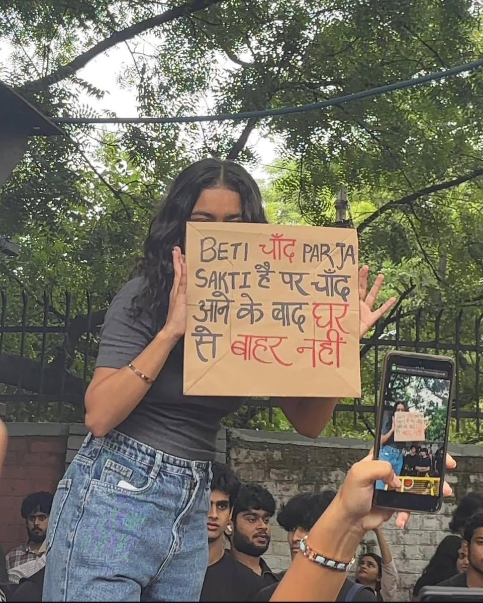 IYC's tweet photo. ज़वाब दो MODIJI 🫵🏻??? https://t.co/Tn5aL7nTat