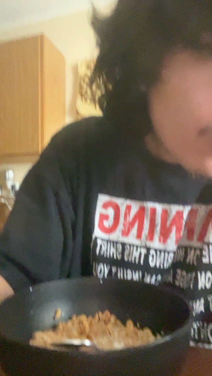 imdeathlysick's tweet photo. smoked 2 js, just to eat honey smacks yess https://t.co/FprXnGtWoD