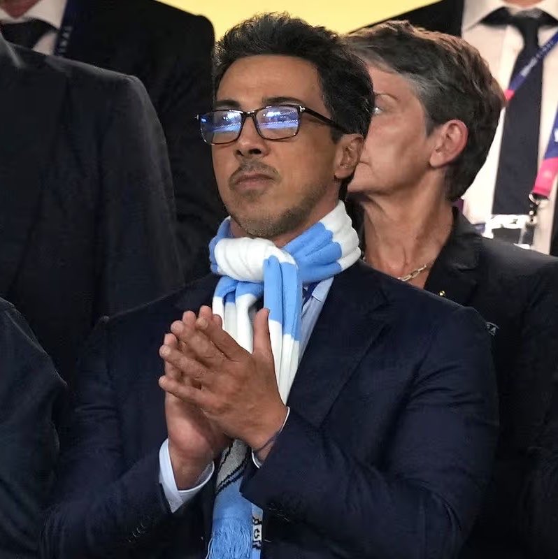 UtdJournalist's tweet photo. 🚨 BREAKING!

Manchester City fans are calling for Sheikh Mansour bin Zayed Al Nahyan to sell the club and LEAVE! https://t.co/iyXyag00qO