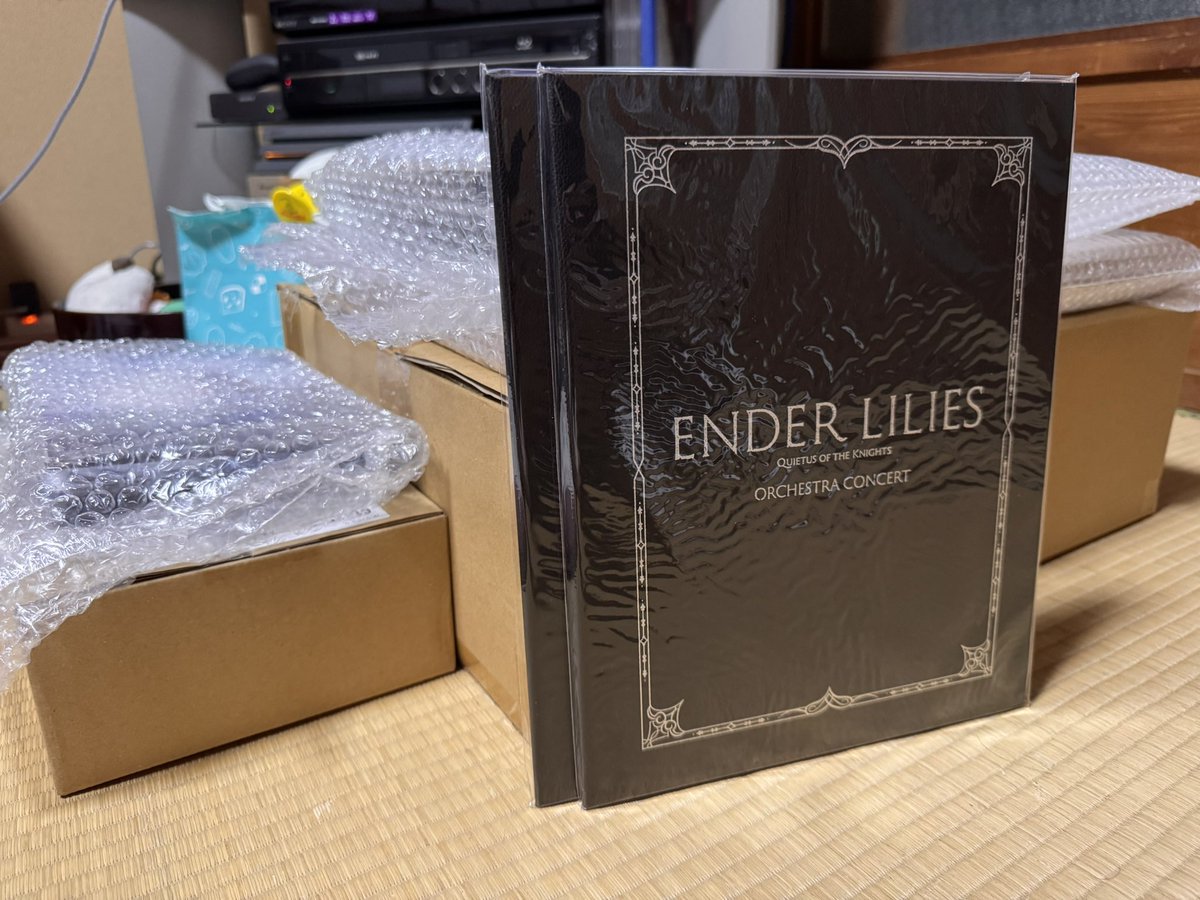 niratama_noel's tweet photo. えんりりとえんまぐの、先に届いていたグッズをとりあえず1箇所に。鑑賞は明日にしよう😊

キャラファイングラフ5種+1（ゲームの特典）
アクリルプレートやジオラマ
オーケストラのキャラファインフォリオなど

#ENDERLILIES
#ENDERMAGNOLIA https://t.co/aUuNIJIXB2