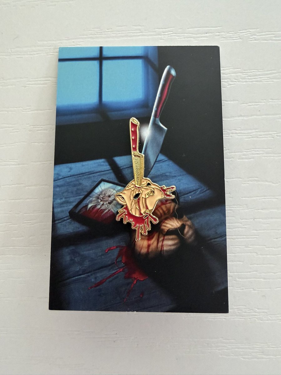davedwonch's tweet photo. BANSHEES is LIVE! The 1st 50 print backers will receive this swanky gold murder pin! https://t.co/KRf1071LGV https://t.co/5LHDmCvXqP