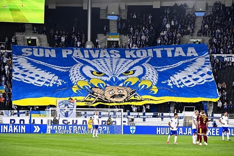 klyczki's tweet photo. Finland ultras supports Belarus in their fight against Lukashenko dictatorship.

„Your day will come”

#suomi #belarus #football https://t.co/XAjJgzPnrW