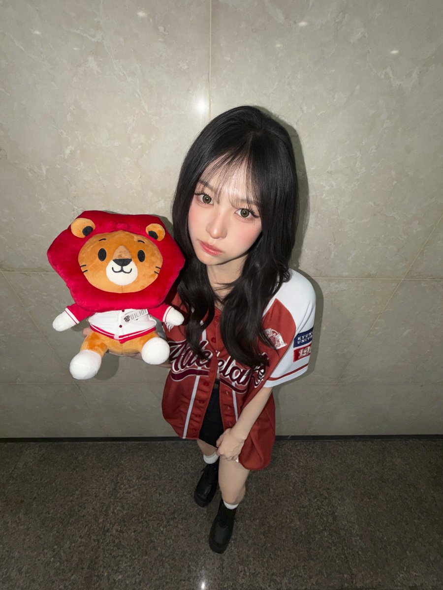 everizib's tweet photo. 오홍홍 귀엽게생겻다ㅎㅎ하고넘겻다가 몸굳음 https://t.co/m0vcYoy56b