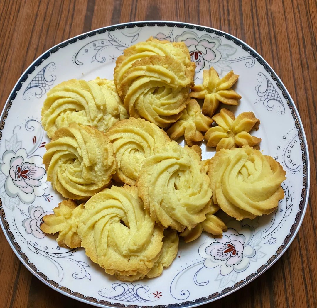 Mccannfah's tweet photo. Hoy horneé galletas de mantequilla con chispas de chocolate: su aroma llenó toda la casa y salieron perfectamente crujientes por fuera, suaves por dentro. ， https://t.co/RuWTtzv22T