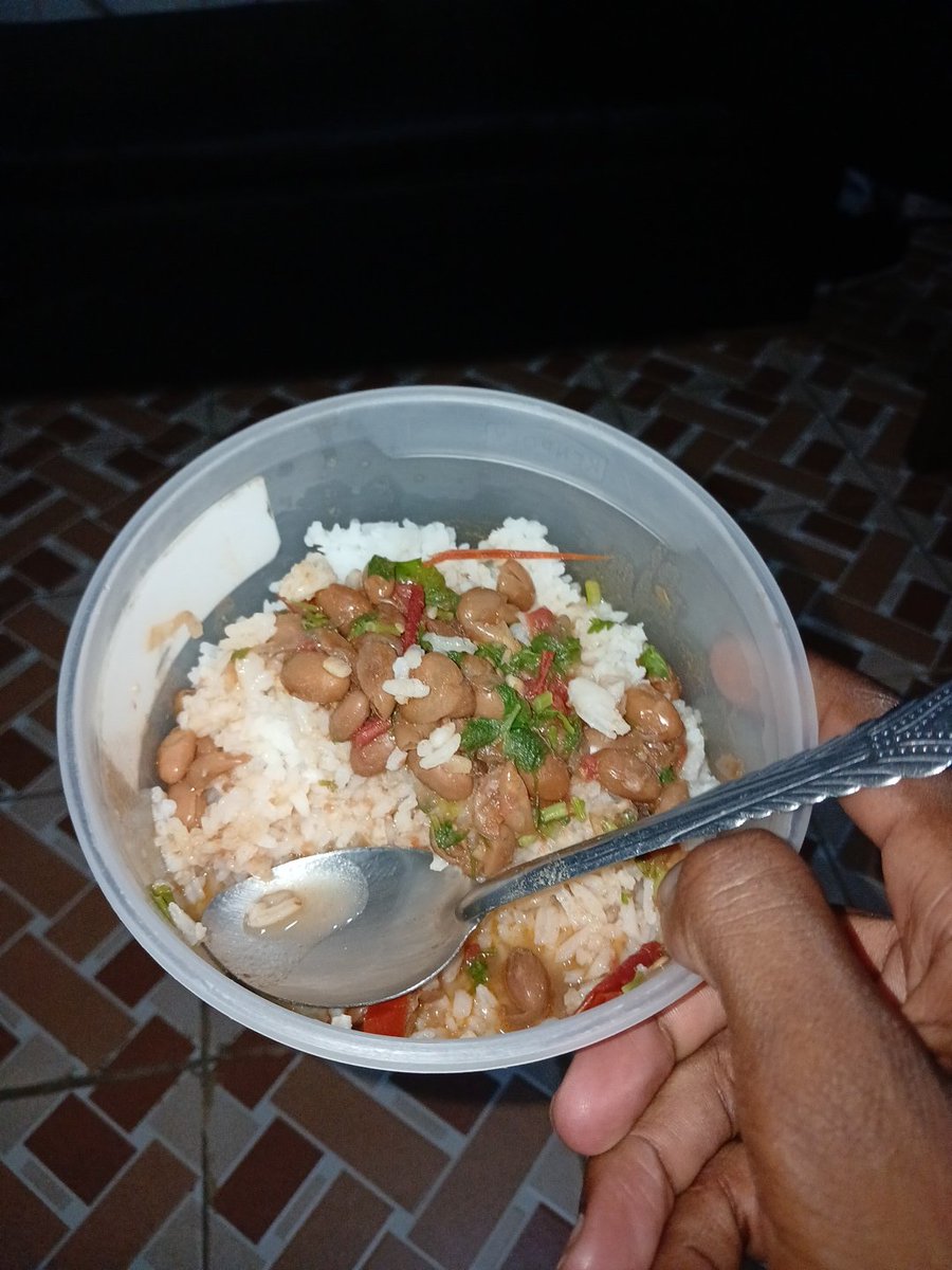 Eliwhite24's tweet photo. As long as I can cook I'm good . Rice beans for supper https://t.co/NRqnaUoXEM