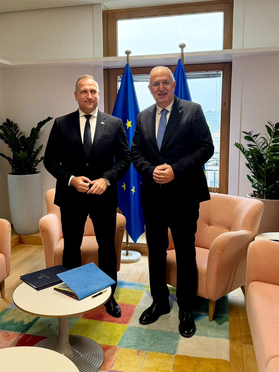 CostasKadis's tweet photo. Good exchanges today in the margins of the #AGRIFISH Council in Brussels with 🇫🇷@CathChabaud, 🇭🇷 @david_vlajcic, 🇮🇹@FrancescoLollo1 and 🇩🇰 Maria Reumert Gjerding.

We focused, among others, on the Multiannual Financial Framework 2028 -2034 for #fisheries, the need for fleet modernisation, the General Fisheries Commission for the Mediterranean (GFCM) priorities, the fishing opportunities under the WestMed and the European Maritime, Fisheries and Aquaculture Fund (EMFAF) amendment proposal.

One main takeaway: 🇪🇺 fisheries need investment, resilience and a level playing field.

We are working for competitive fisheries, thriving coastal communities and a healthy ocean.