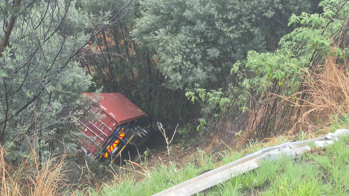 _ArriveAlive's tweet photo. The accident scene between Waterval Boven Tunnel and Emgwenya Intersection has been cleared
https://t.co/G9FctKhWvi
#ArriveAlive @TRACN4route https://t.co/TmG0fYyIjy