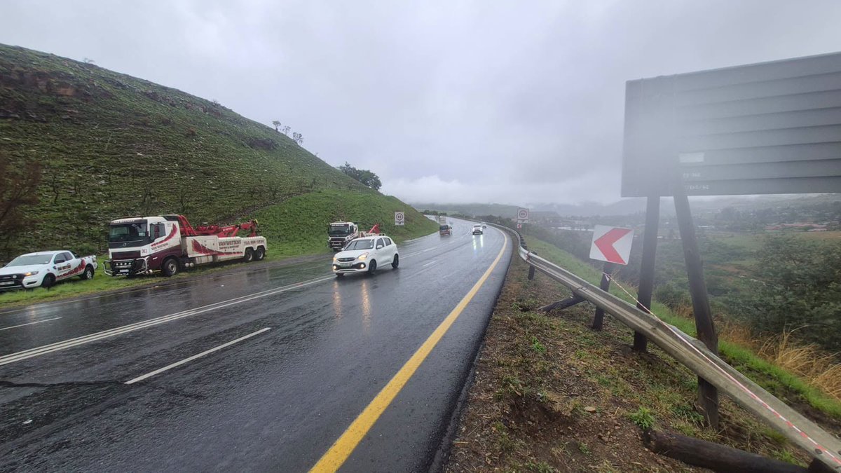 _ArriveAlive's tweet photo. The accident scene between Waterval Boven Tunnel and Emgwenya Intersection has been cleared
https://t.co/G9FctKhWvi
#ArriveAlive @TRACN4route https://t.co/TmG0fYyIjy