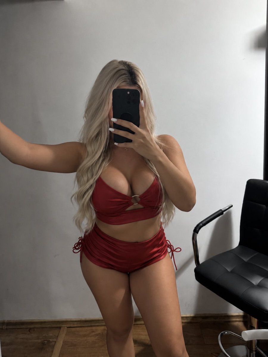 goddessrossiee's tweet photo. Should I post the full set?🫦🫦
#blonde #onlyfansmodel #curvygirl https://t.co/oaTXUYSCoa