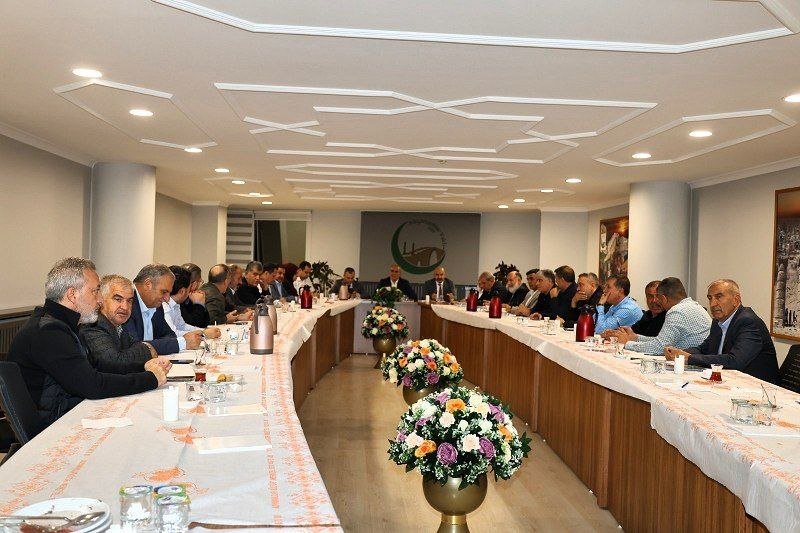 AdiyamanVakfi's tweet photo. Adıyamanlılar Vakfı Aylık Yönetim Kurulu Toplantımızı, Genel Başkanımız Sayın Hasan Hüseyin Göksu’nun riyasetinde gerçekleştirdik.
Yeni dönemde hayata geçireceğimiz çalışma ve projeleri istişare ederek yol haritamızı belirledik. Alınan kararların vakfımız ve hemşehrilerimiz için hayırlı olmasını diliyoruz.