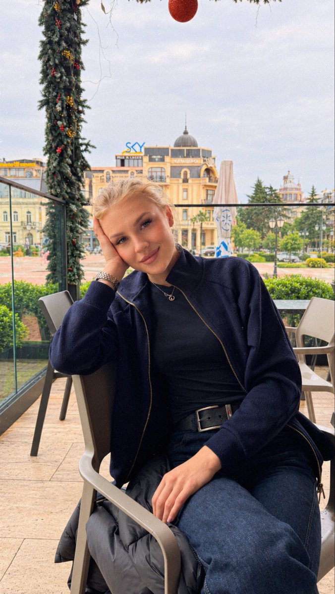 Natali_Findom's tweet photo. How peaceful it is to sit back and enjoy being a beautiful woman, knowing some complete stranger can casually cover my entire bill.

I don’t chase men. I simply exist and apparently, that’s enough motivation for them to hand me their money.

Being this pretty is practically a full-time job. 💸🙈