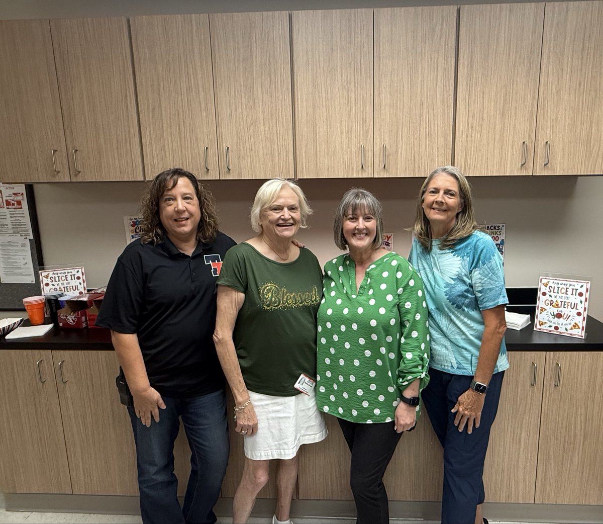 Toler_Texans's tweet photo. Sending a huge thank you to the awesome retired counselors of GISD for providing a delicious lunch to our staff today! We appreciate you so much! 🍕❤️ https://t.co/ejYxa17YVb