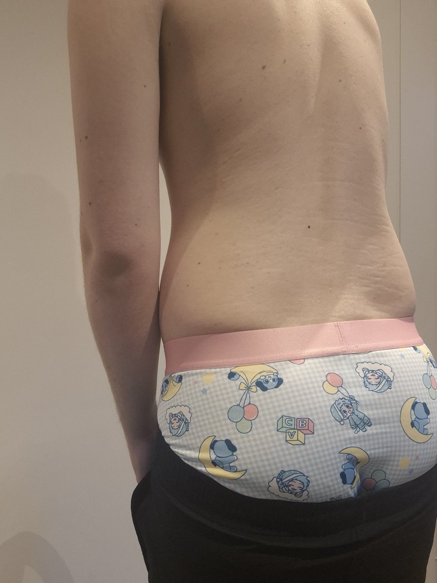 WedgieNerdtws's tweet photo. Bullies saw my cute undies and decided to show them off to everyone 😅. What would u do if u saw these?
#wedgie #tightywhities #wedgienerd #wedgieloser #loser #pansted #pantse https://t.co/jajM6iJAoU