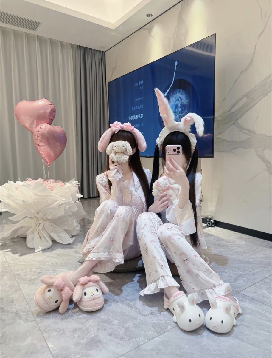 LawrenceRostom's tweet photo. 目前1:24分

继续上供！！！和龟龟双排

有人想锐评一下我跟闺蜜的福嘛 🥹   

看完不许瞎说，赶紧看，我要删了

真没有🚪  流言1我真的给呀 https://t.co/HIDKFlvTjv