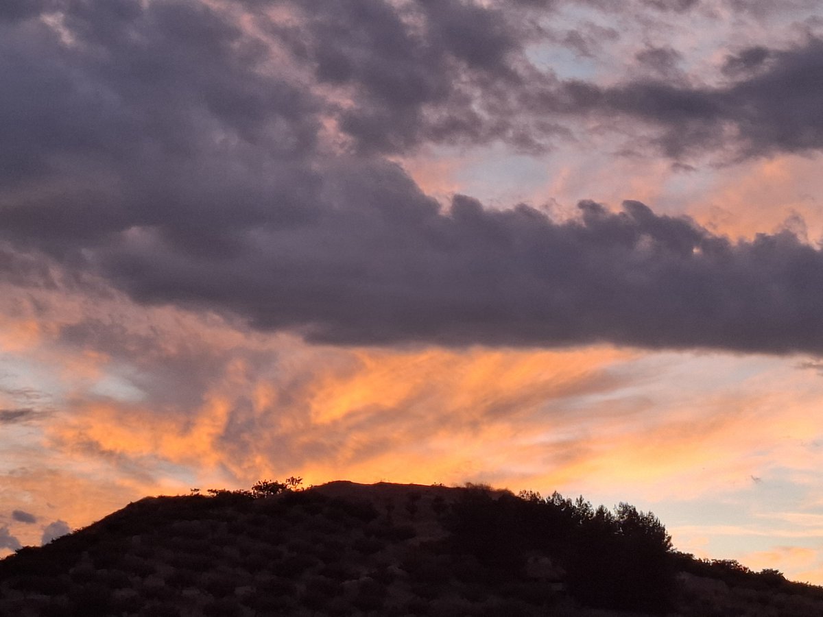 michael28188102's tweet photo. Sunset https://t.co/zpBWCyyfri