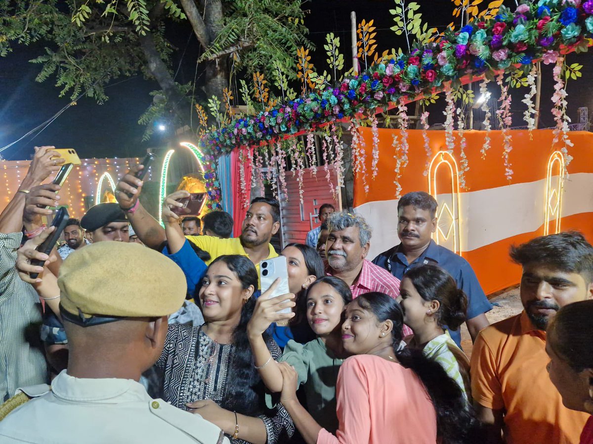 JitendraAsansol's tweet photo. Moments with Gen Z ❤️ https://t.co/huI4lEhGwH