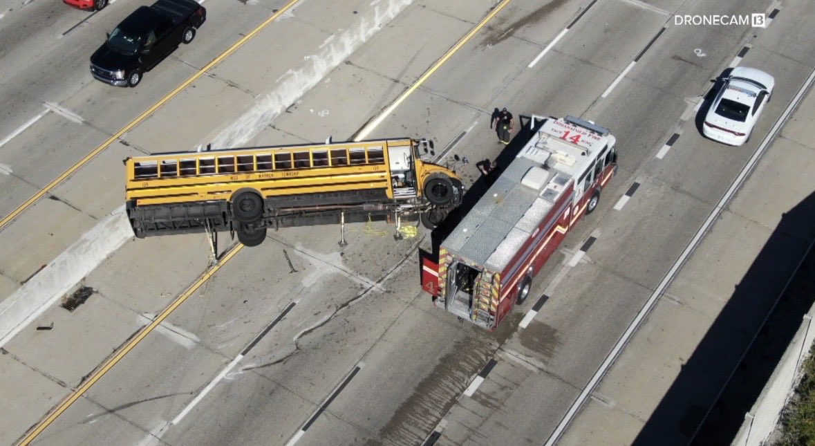 DustinGroveTV's tweet photo. UPDATE ON INJURIES from school bus crash per IFD:
- 8 kids transported by ambulance. 1 serious condition, 7 stable.
- 5 adults transported by ambulance. All stable. 
- 16 kids taken by bus for evaluation. All good condition. @WTHRcom https://t.co/4NL63vdUt2