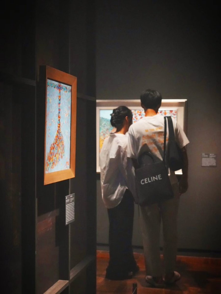 SharanBlenker's tweet photo. On a cloudy day, strolling through an art gallery

《Lee Dae-won: Nothing That Makes You Sad》

Make everyday life feel like a journey, and enjoy travel with the ease of everyday life. https://t.co/eXeqiiMEeA