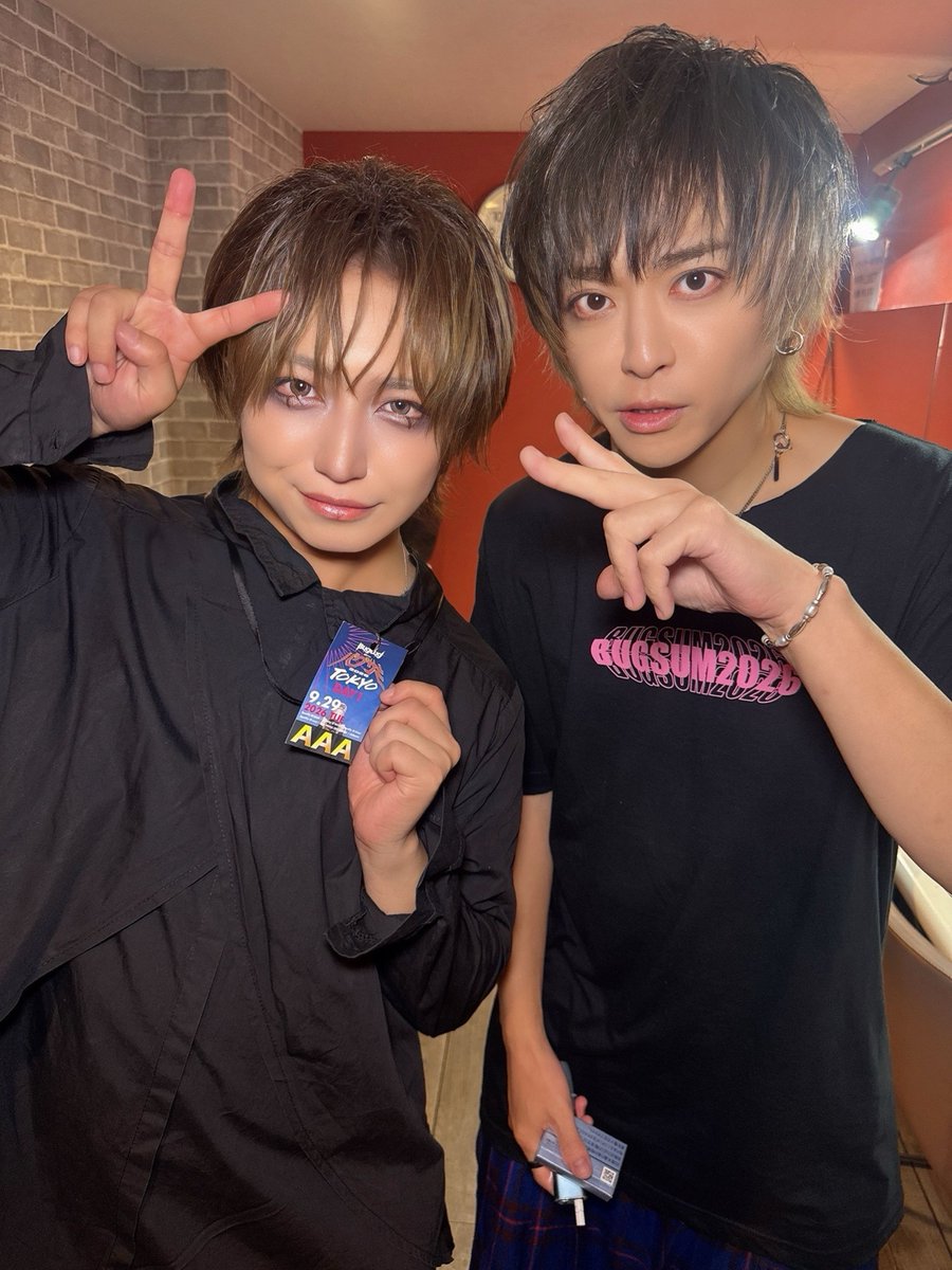anfiel_shogo's tweet photo. バグサミ東京ありがとうございました！！
名古屋に引き続き3ステしてきた。

WEST気持ち良かったー！！

MADNAも駆けつけてくれてありがとう。
個人的にもアンフィル的にもマドンナにはとても助けられたから、少しでも何かお返しできてたらいいな。

とても愛にあふれた1日でした。
バグサミ最高！！！ https://t.co/gV9ByrYS3r