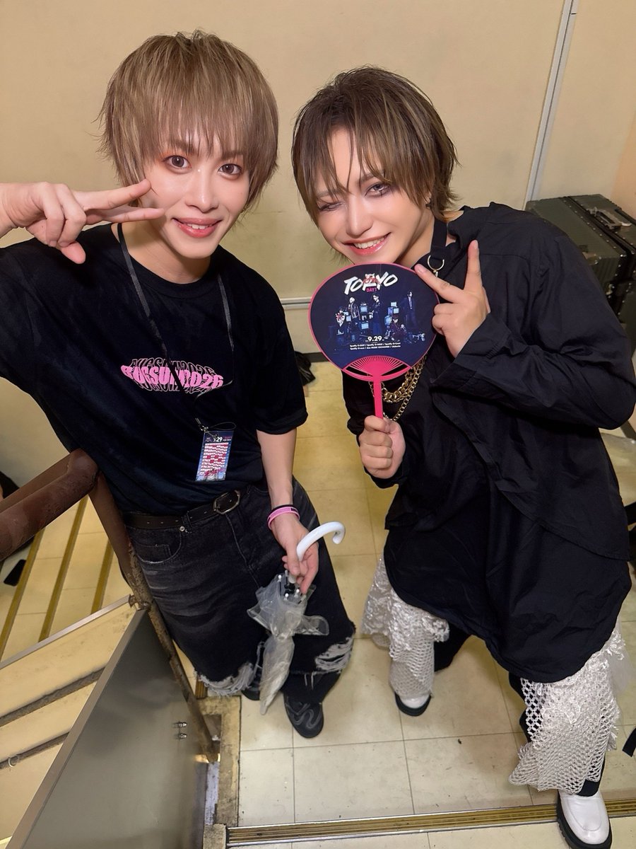 anfiel_shogo's tweet photo. バグサミ東京ありがとうございました！！
名古屋に引き続き3ステしてきた。

WEST気持ち良かったー！！

MADNAも駆けつけてくれてありがとう。
個人的にもアンフィル的にもマドンナにはとても助けられたから、少しでも何かお返しできてたらいいな。

とても愛にあふれた1日でした。
バグサミ最高！！！ https://t.co/gV9ByrYS3r