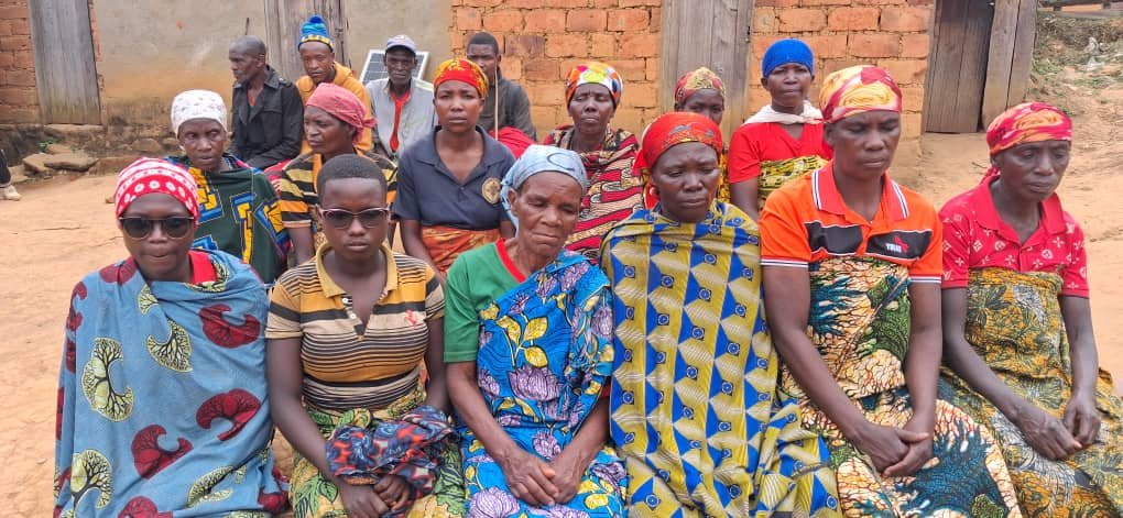 KikotiOnes11685's tweet photo. #CNDD_FDD MUHUTA
#ZONE RUTONGO 
Muri Rwarukurikirane gwo kugendera Imitumba igeze KOMINE Muhuta #SCOM #SIBOMANA_AUGUSTIN  igendo akaba aba izigejeje kumitumba ya #KIZUGA#KANZAGANYA#RUYOBERA yo muri Zone #RUTONGO https://t.co/YCgq72YaOs