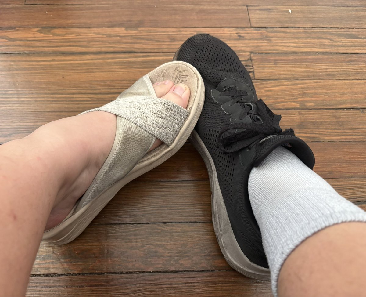 SoftStarSub's tweet photo. Which pair should I wear today? 🤔 https://t.co/aCDKcAAky6