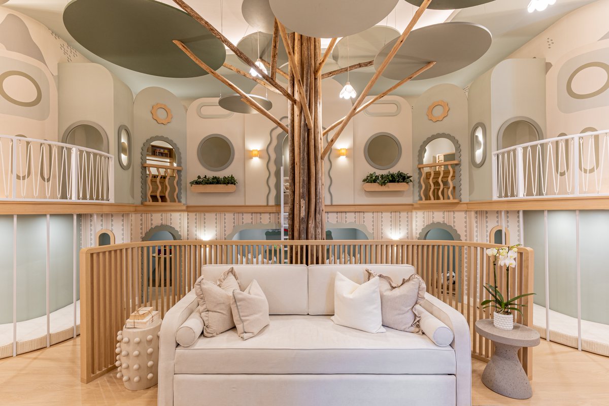 CASACORPERU's tweet photo. Bajo el concepto Joyful, Cinthya Arana crea un espacio de colores, formas divertidas y materiales agradables que apuesta por la felicidad y el bienestar como eje del diseño interior. #CASACORPerú2026 #CASACORPerú #Arquitectura #Diseño https://t.co/hlhOdzyaKb