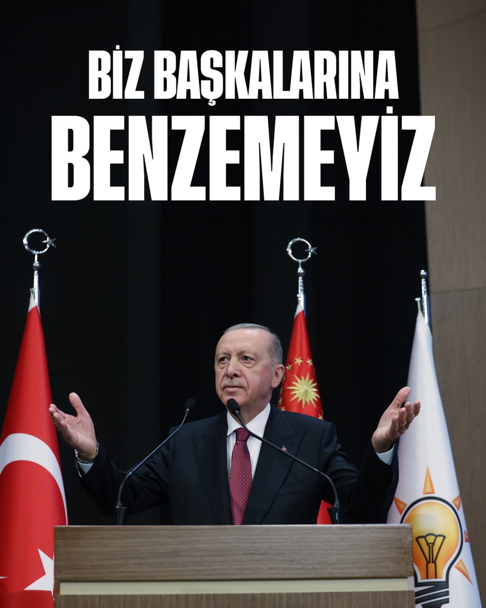 RTErdogan's tweet photo. Birkaç nahoş örnek üzerinden kimse büyük AK Parti ailesini, hele hele bizim ortak değerlerimizi kötüleme çabası içine girmesin.

Dün de ifade ettim: Biz başkalarına benzemeyiz.

Onlar baklava kutularında rüşvet alanlara sahip çıktılar, belediyeleri arpalığa çevirenlere sahip çıktılar.

Yolsuzluğu, arsızlığı, iltiması, irtikâbı, her türlü kirli, pespaye ilişkisi ortaya saçılanlara sahip çıktılar.

İstanbul’u soyanlara sahip çıktılar. Hırsıza, yolsuza, dolandırıcıya, şantajcıya sahip çıktılar.

Daha bizim söylemeye edebimizin el vermediği türlü kepazelikleri, türlü rezillikleri yapanlara yüzleri kızarmadan sahip çıktılar.

Şimdi çıkmış, kendi kapkara sicillerine bakmadan bir de bize ahlak dersi, siyasi etik dersi vermeye kalkıyorlar.

Onlara diyorum ki hadi oradan.

Siz bu milleti kendiniz gibi balık hafızalı mı sandınız?

Siz önce bir aynaya bakın, arının, içinizdeki çürükleri bir ayıklayın; şayet etrafınızda hâlâ birileri kalırsa sonra çıkıp bize akıl vermeye cüret edin.