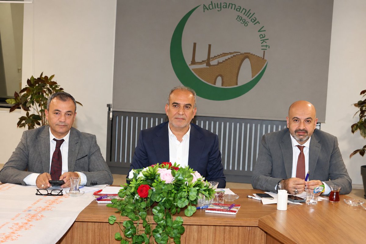 AdiyamanVakfi's tweet photo. Adıyamanlılar Vakfı Aylık Yönetim Kurulu Toplantımızı, Genel Başkanımız Sayın Hasan Hüseyin Göksu’nun riyasetinde gerçekleştirdik.
Yeni dönemde hayata geçireceğimiz çalışma ve projeleri istişare ederek yol haritamızı belirledik. Alınan kararların vakfımız ve hemşehrilerimiz için hayırlı olmasını diliyoruz.