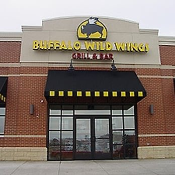 25YearsAgoLive's tweet photo. Buffalo Wild Wings opens its 100th location, which is in West Lafayette, Indiana. https://t.co/VrQAUncyKO