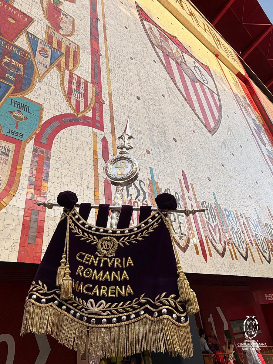 BandaCenturia's tweet photo. 𝐒𝐞𝐯𝐢𝐥𝐥𝐚 siempre es especial para la @SEFutbol. ⚽️🏟️🇪🇸

#VamosEspaña | #NationsLeague https://t.co/Fz4kJ10nNC